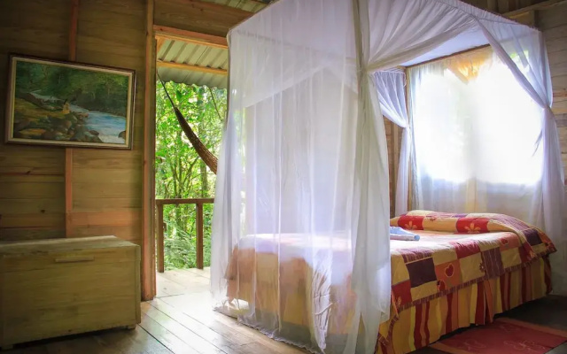 Wagelia Espino Blanco Lodge