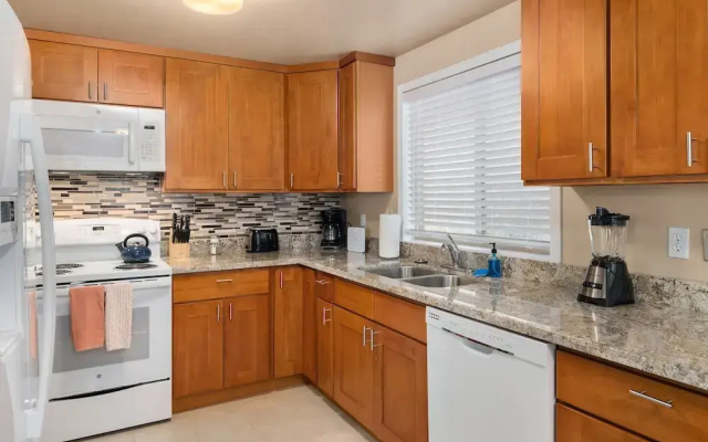 Seattle Vacation Home - Roy Street