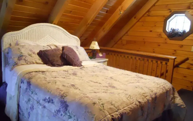 Cricket Hill Lodge & Cabins