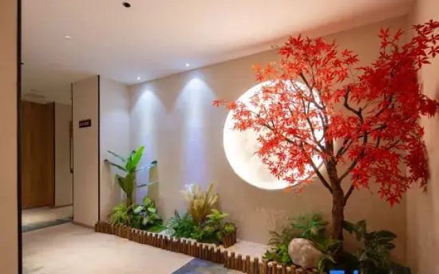 Yueranju Hotel (Wuhan Yellow Crane Tower Yuhualin Branch)