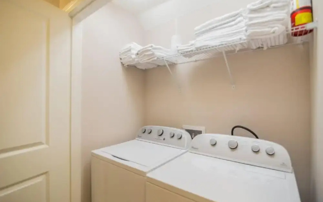 5135 Compass Bay