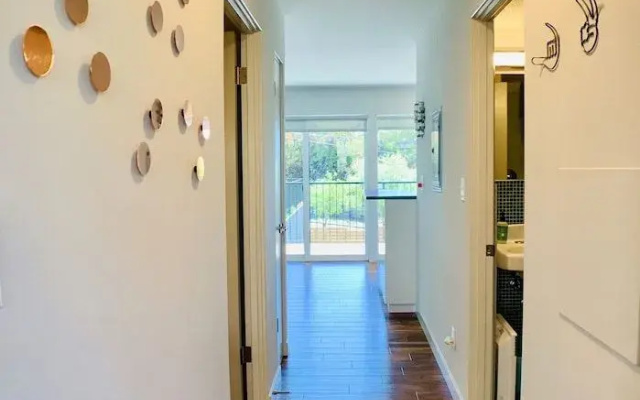Retro meets Modern-Walkable & Mins to Attraction