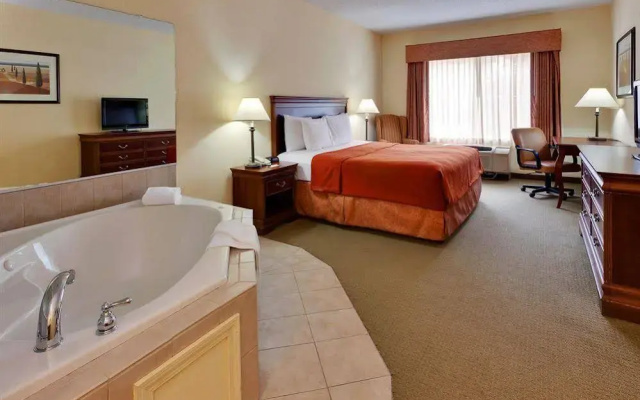 Country Inn & Suites by Radisson, Lake George (Queensbury), NY