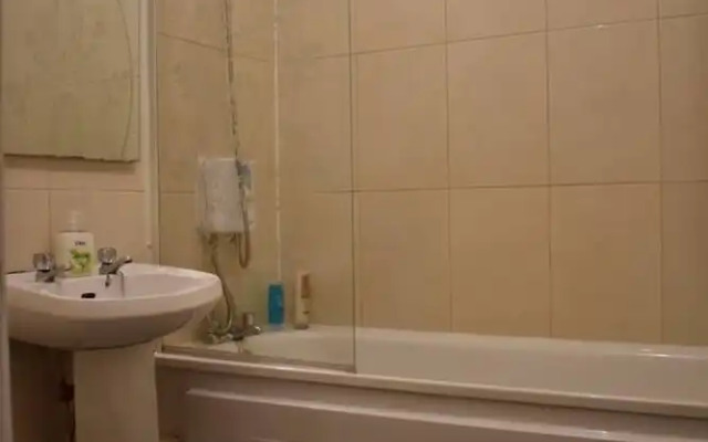 Bright 2 Bedroom Apartment With Balcony in City Centre