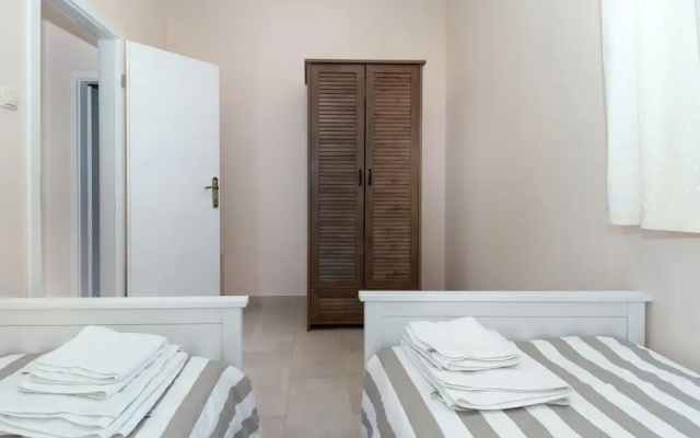 Beautiful Apartment in Dramalj With Wifi and 2 Bedrooms