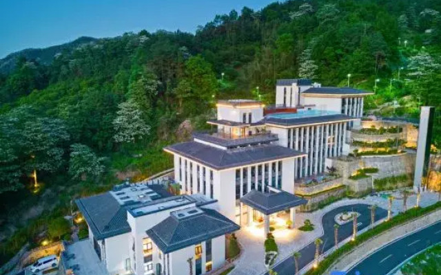 Moonlight Inn Resort Hotel
