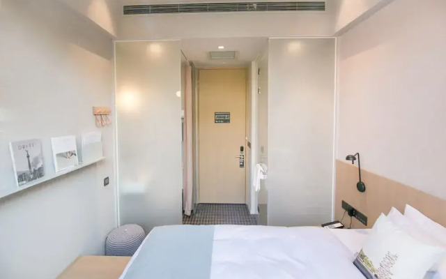Read and Rest Hotel