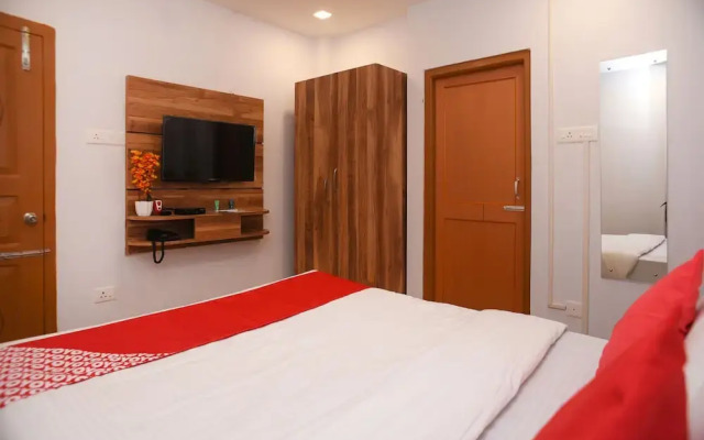 OYO 28824 La Castle Residency