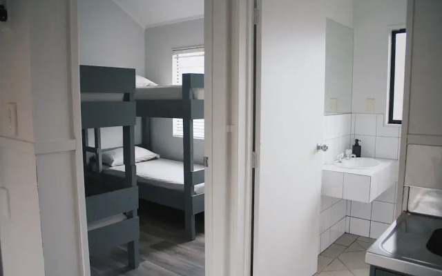 Hugo & Carter's Backpackers & Motel