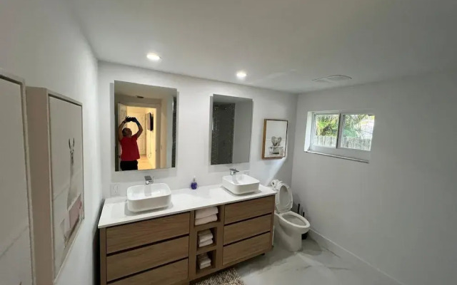 Biscayne Park 3BD 2BA -spacious