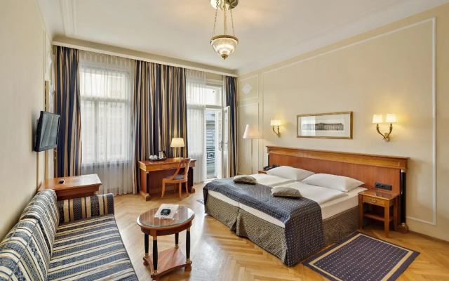 Hotel Astoria Vienna, Curio Collection by Hilton