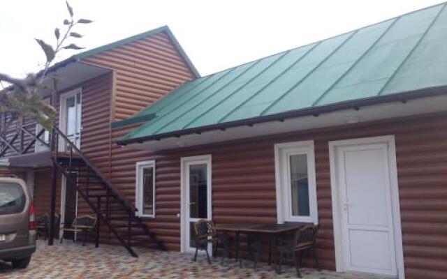 Гостиница Guest house Kolo Druziv Украина, Черкассы - отзывы, цены и фото номеров - забронировать гостиницу Guest house Kolo Druziv онлайн вид на фасад
