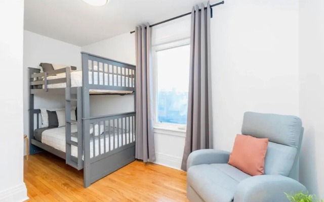Charming 3BR Home With BBQ Near Downtown Toronto