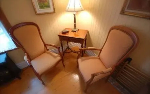Au Petit Chateau