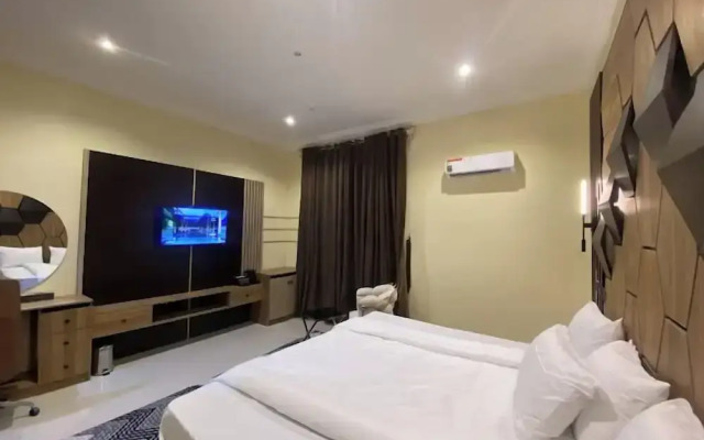 Diamond Hotel and Suites