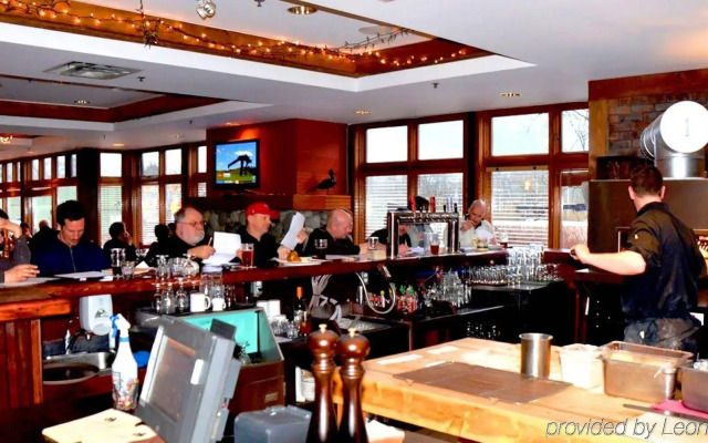 Howe Sound Inn