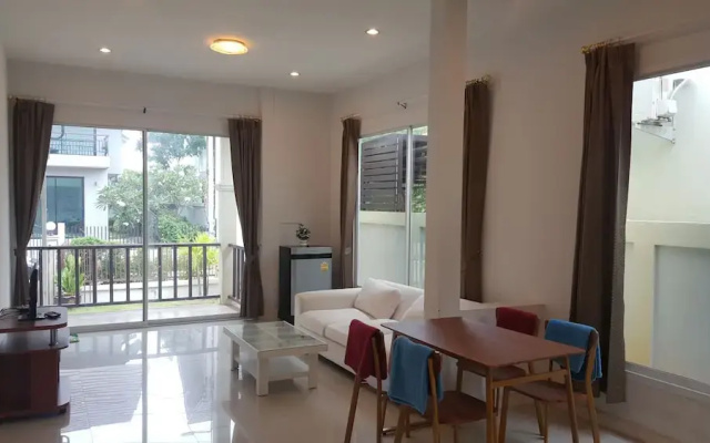 Baanpak Soi 102
