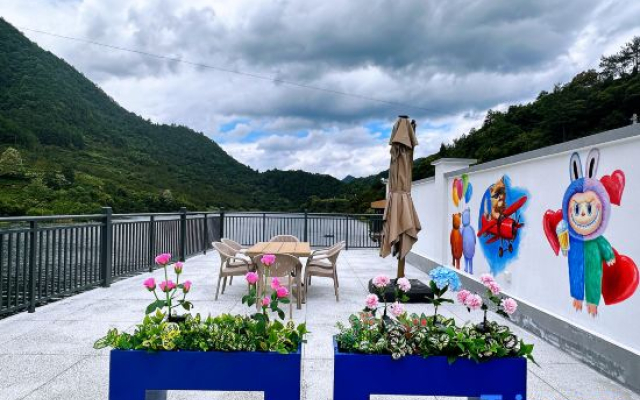 Qiandao Lake Changjin Lake Hotel