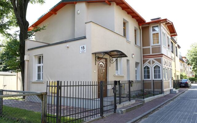 Отель Chrobry Sopockie Apartamenty Сопот вид на фасад