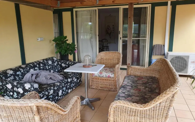 Oaktree Guest House
