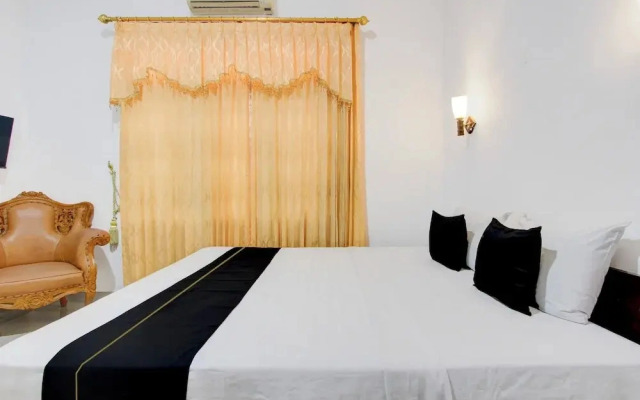 Hotel O near Lapangan Besar Mandala