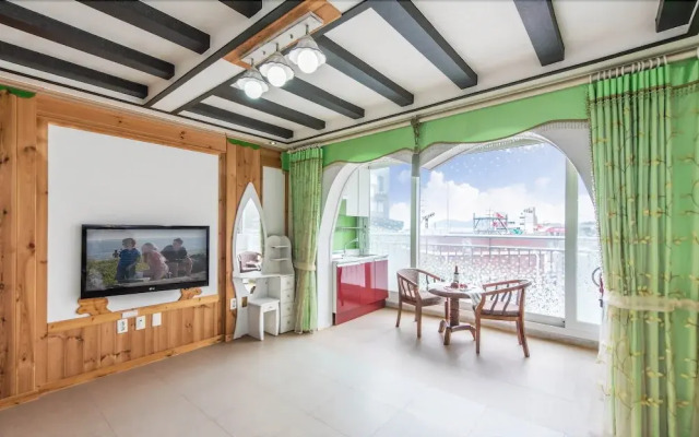 Sunflower Pension Geoje