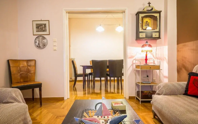 Comfortable Central Athens Flat  by Cloudkeys