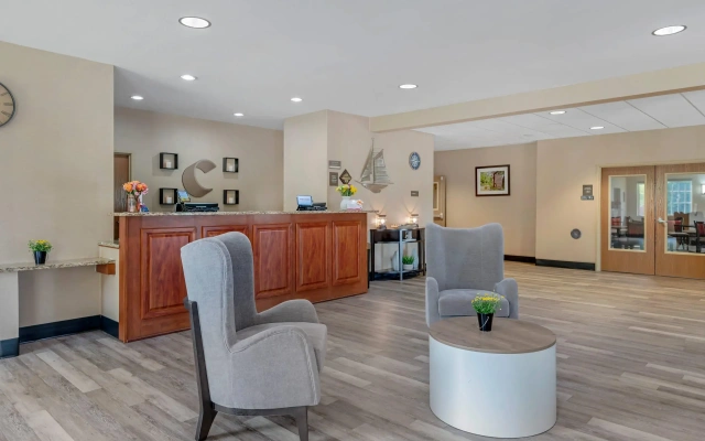 Comfort Suites Lake Geneva East