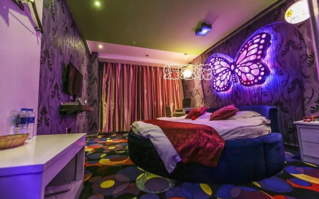 Zhuimei Theme Hotel