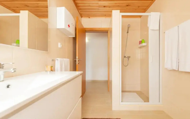 Villa Traditional, Pico by Izibookings