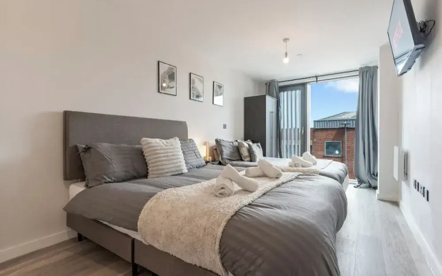 Meadow Haven 2 Bed 2 Bath, On-street Park, Netflix