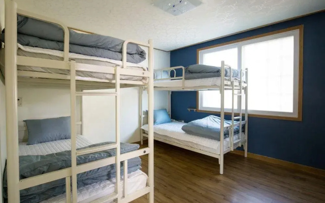 Hong Hong Guesthouse - Hostel