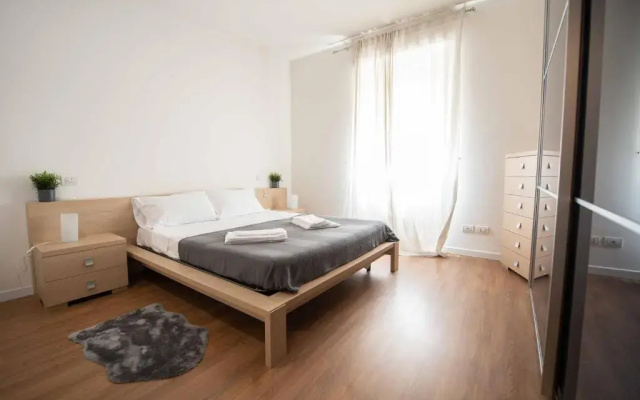 Leoncino Apartment
