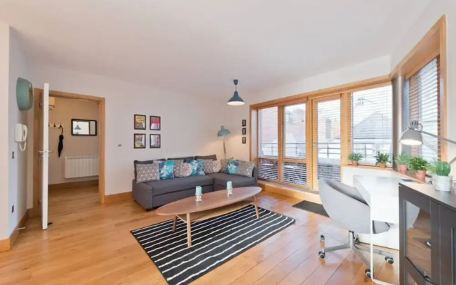 2 Bedroom City Centre Apartment With Patio