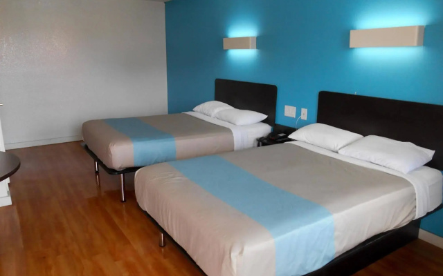 Motel 6 Dallas Plano Southeast