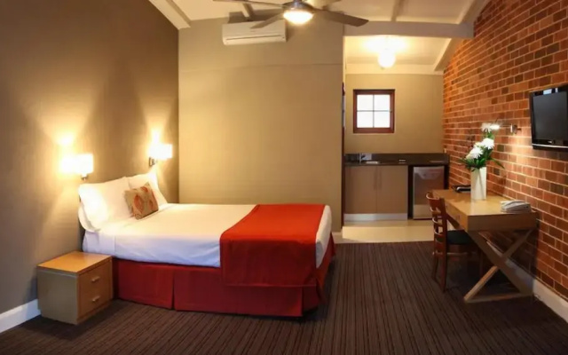 Rose & Crown Hotel