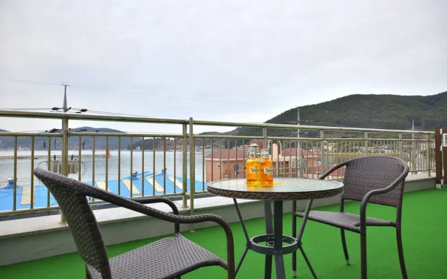Geoje Jisefo Family Residence