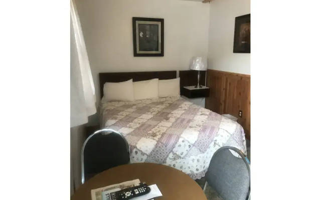 Chalet Motel