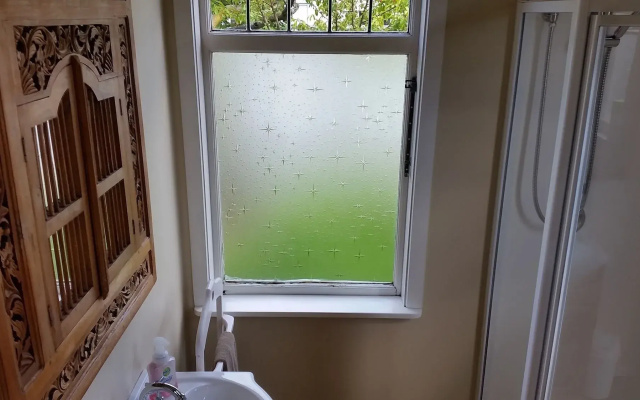Designer Cottage B&B