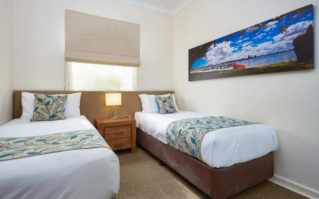 Broadwater Resort Como