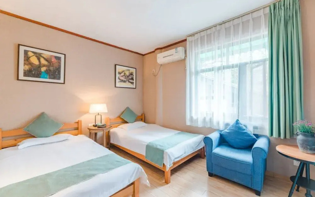 Dragontown Hotel