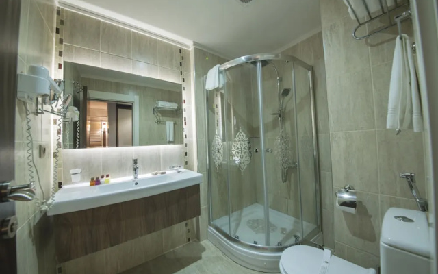 Jolnar Garden Hotel
