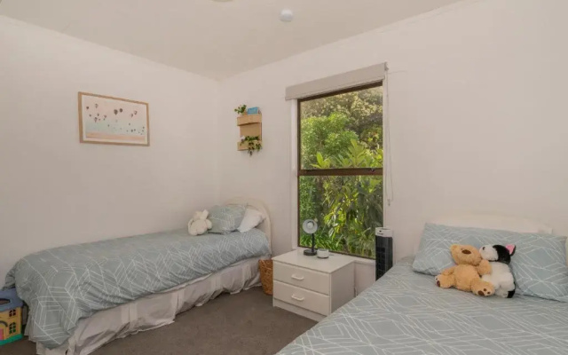Cooks Family Retreat - Cooks Beach Holiday Home