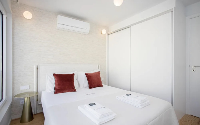 Liiiving-Modern & Glam Rooftop Apartment