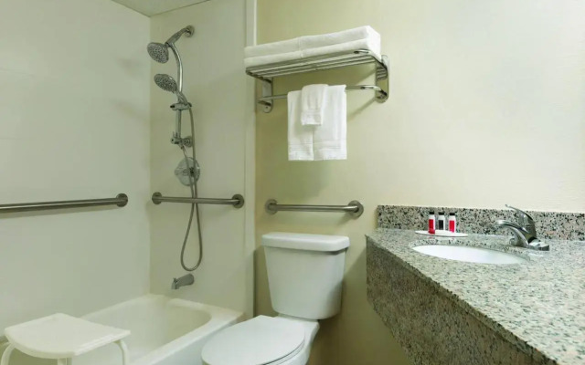 Baymont By Wyndham Florence Cincinnati