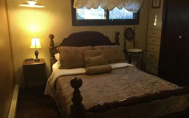 Lake Mocatek Inn
