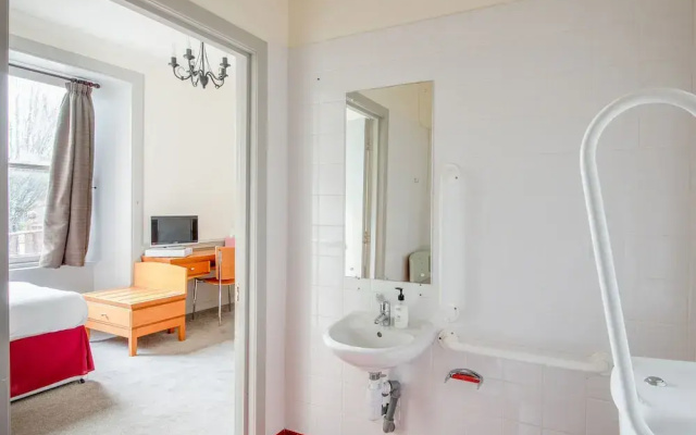 Clovenfords Hotel