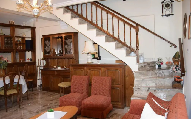 Naoussa Center Cycladic House
