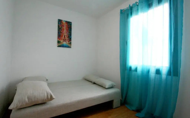 Apartment Ema