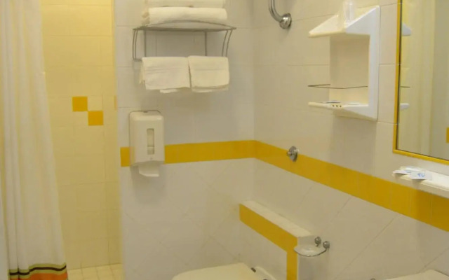 Yellow Park Hotel